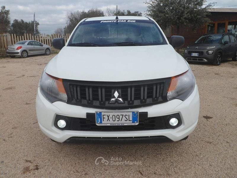 Usata Mitsubishi L200 154 CV (113 kW) 2020 Bianco Pick-up