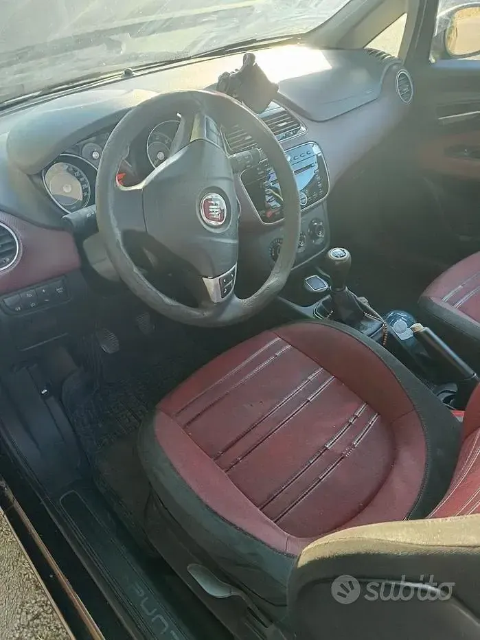 Usata Fiat Grande Punto 75 CV (55 kW) 2010 Nero Utilitaria