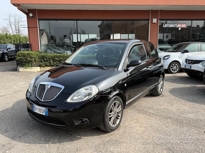 Usata Lancia Ypsilon 60 CV (44 kW) 2009 Nero Utilitaria