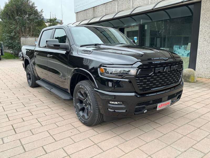 Neu RAM 1500 426 PS (313 kW) 2025 Schwarz Pickup