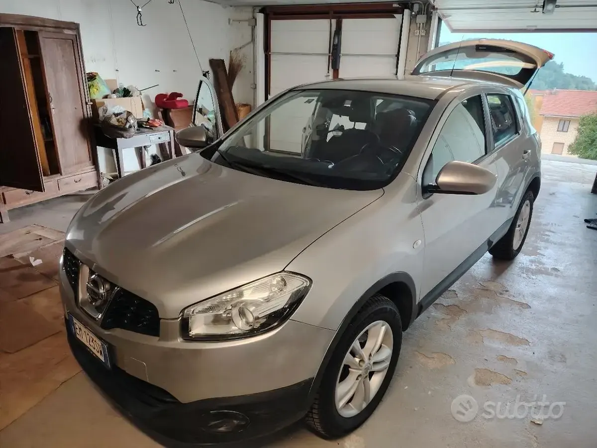 Usata Nissan Qashqai 131 CV (96 kW) 2012 Grigio SUV