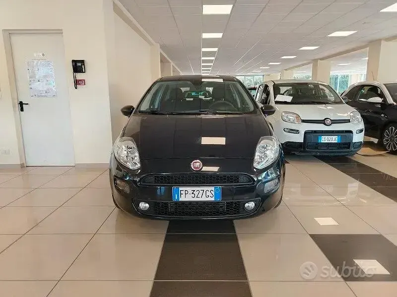 Usata Fiat Punto Street 95 CV (69 kW) 2018 Nero Utilitaria