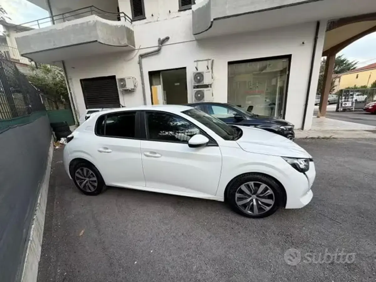 Usata Peugeot 208 S 102 CV (75 kW) 2020 Bianco metallizzato Utilitaria