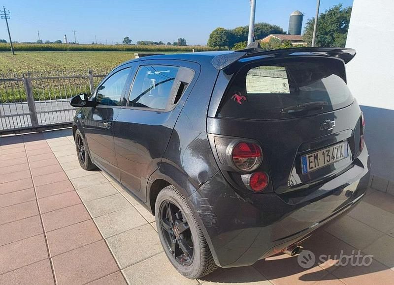 Usata Chevrolet Aveo LT 75 CV (55 kW) 2012 Nero Utilitaria