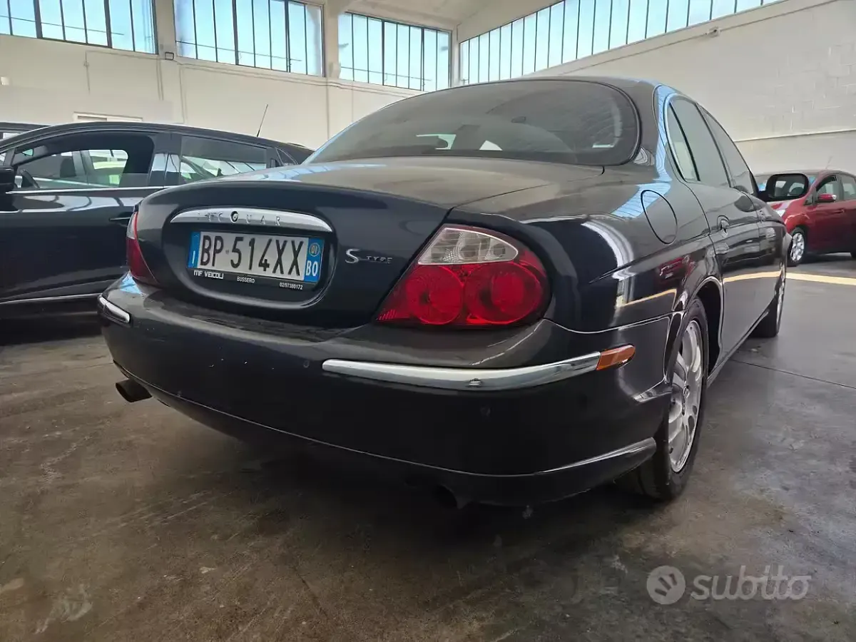 Usata Jaguar S-Type S 238 CV (175 kW) 2001 Verde Berlina