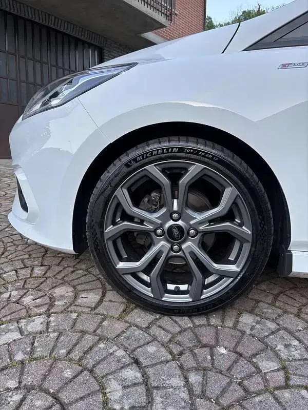 Usata Ford Fiesta ST-Line 86 CV (63 kW) 2019 Bianco Utilitaria
