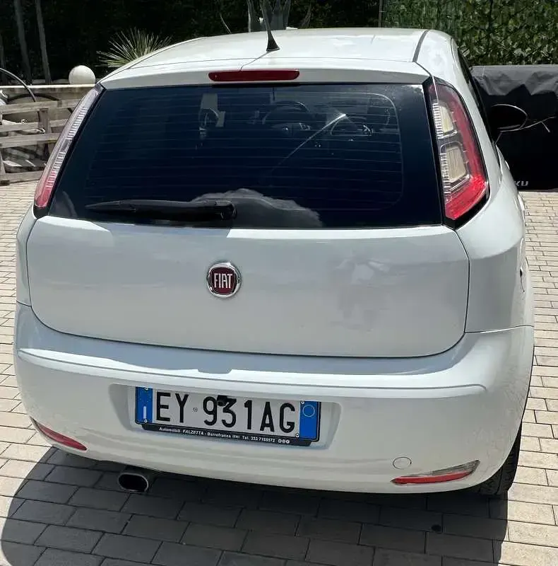 Usata Fiat Grande Punto S 69 CV (50 kW) 2012 Bianco Utilitaria