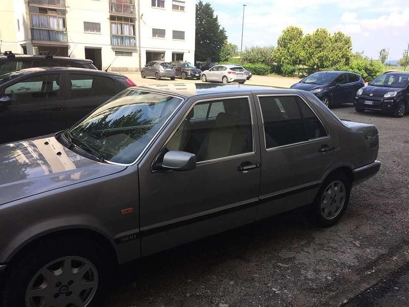 Usata Lancia Thema 117 CV (86 kW) 1989 Argento Berlina