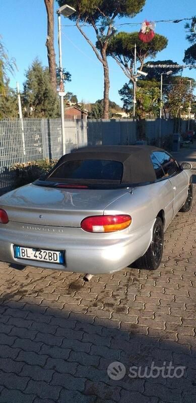 Usata Chrysler Stratus 133 CV (97 kW) 2000 Grigio Cabrio