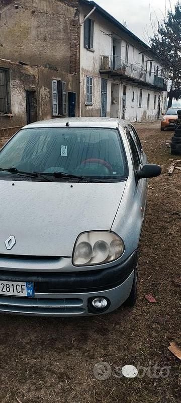 Usata Renault Clio II 2001 Grigio Berlina