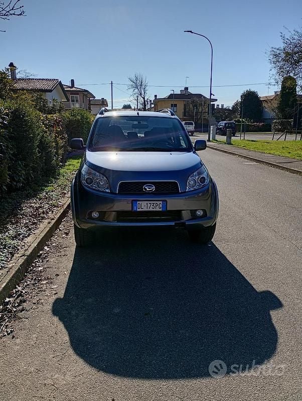 Usata Daihatsu Terios 105 CV (77 kW) 2008 Grigio SUV