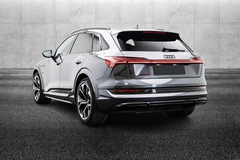 Usata Audi e-tron Business 225 kW (307 CV) 2022 Grigio SUV