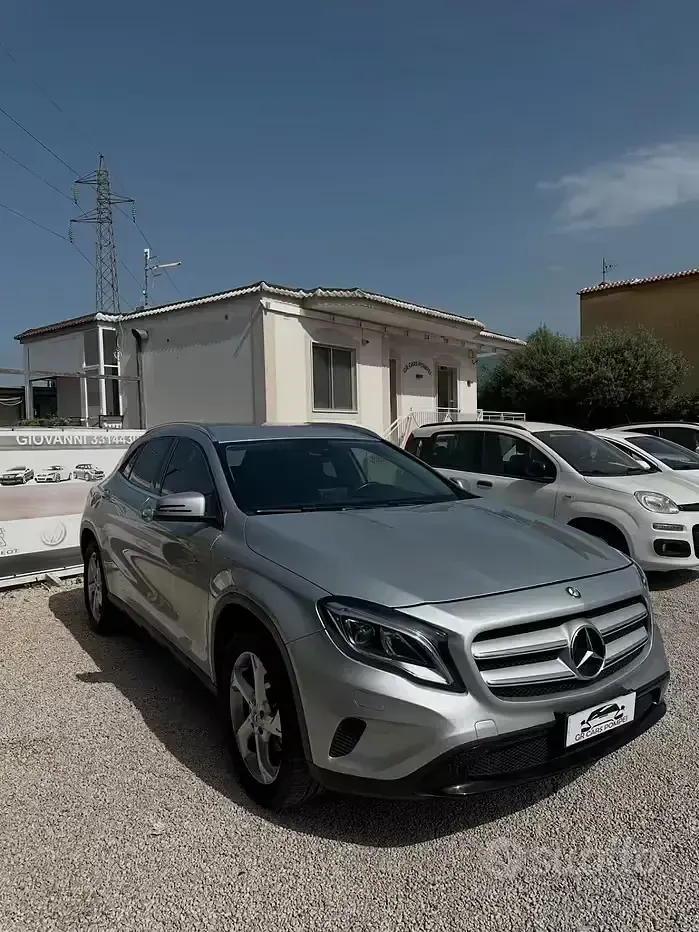 Usata Mercedes GLA180 Premium 109 CV (80 kW) 2018 Grigio SUV