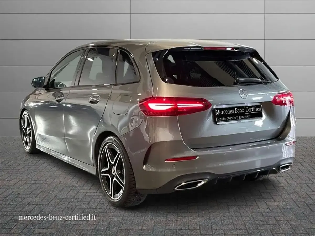 Usata Mercedes B180 Advanced Plus 116 CV (85 kW) 2024 Grigio montagna Utilitaria