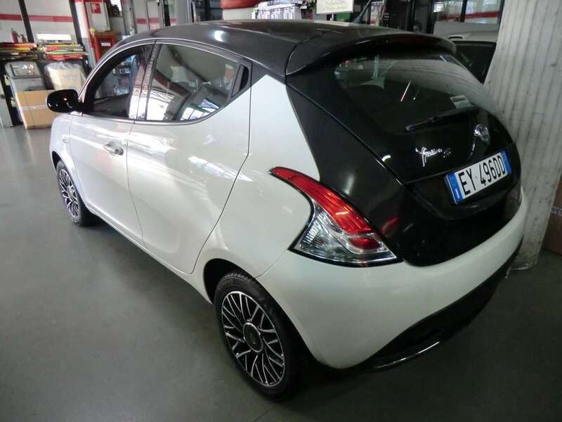 Usata Lancia Ypsilon 69 CV (50 kW) 2015 Bianco Utilitaria