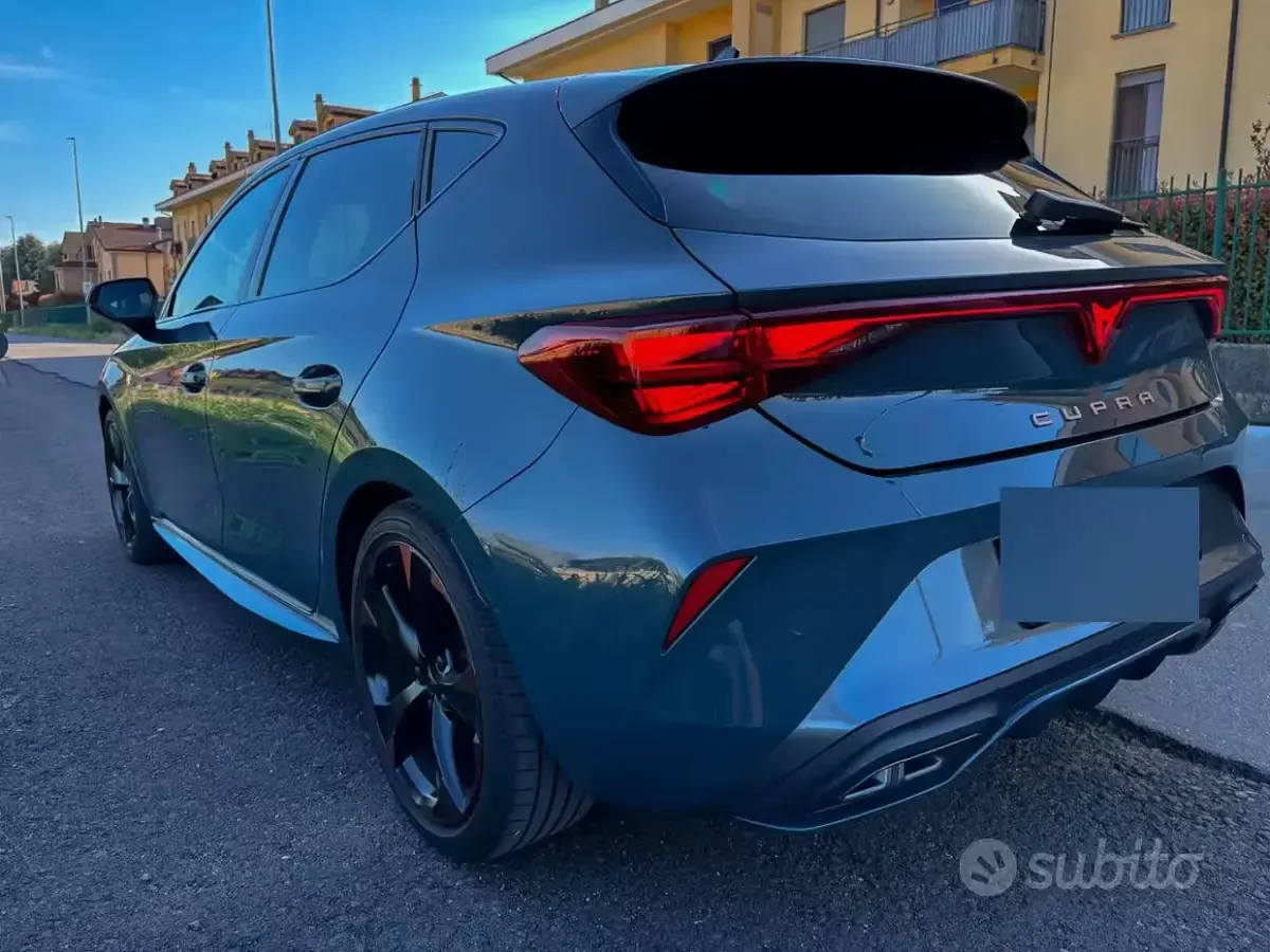 Usata Cupra Leon 150 CV (110 kW) 2024 Grigio Berlina