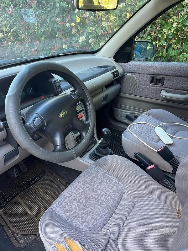 Usata Land Rover Freelander 97 CV (71 kW) 1999 Grigio SUV