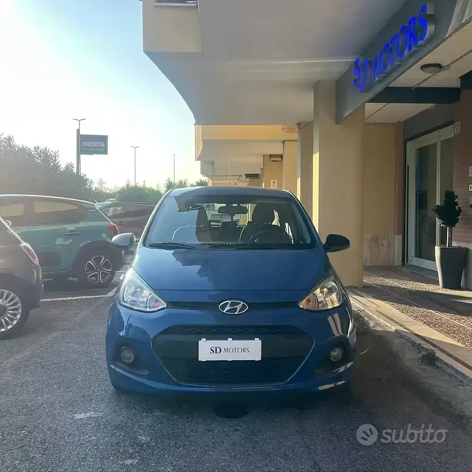 Usata Hyundai i10 Comfort 67 CV (49 kW) 2015 Blu/azzurro Utilitaria
