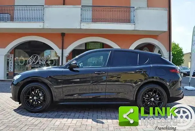 Usata Alfa Romeo Stelvio Veloce 209 CV (153 kW) 2022 Nero SUV