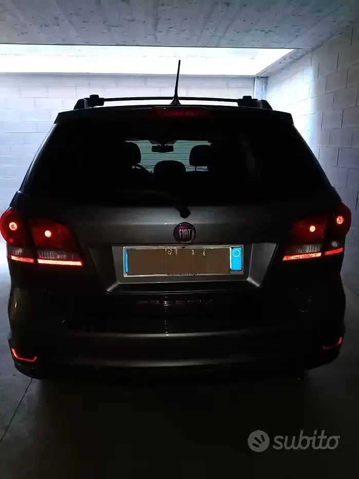 Usata Fiat Freemont 170 CV (125 kW) 2011 Grigio SUV