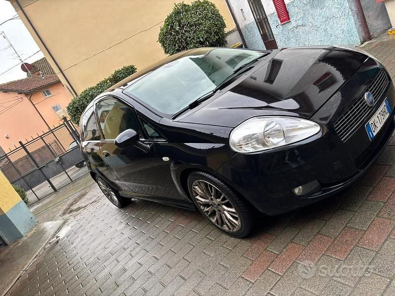 Usata Fiat Grande Punto Sport 90 CV (66 kW) 2007 Nero Utilitaria