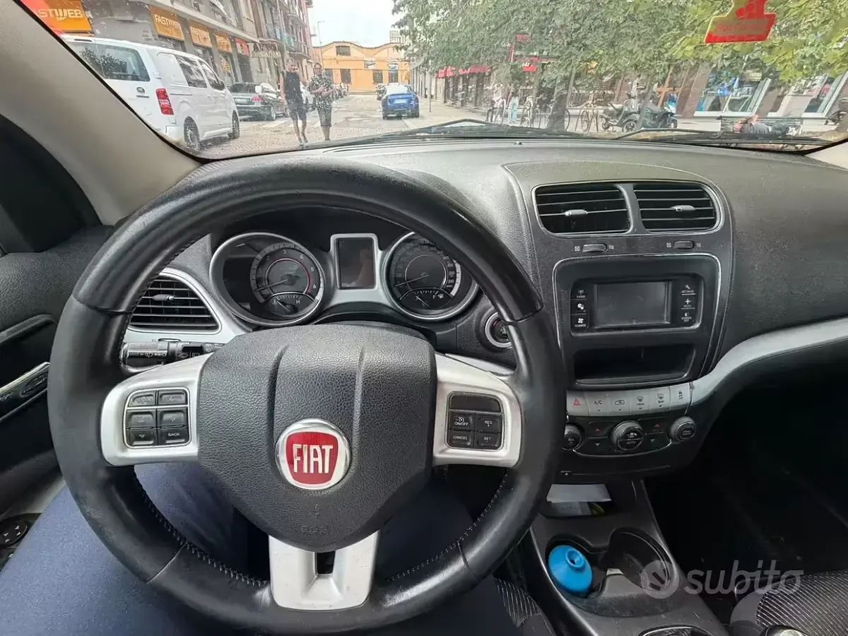Usata Fiat Freemont Urban 170 CV (125 kW) 2012 Nero SUV