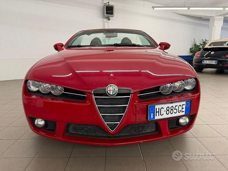 Usata Alfa Romeo Spider 185 CV (136 kW) 2007 Rosso Cabrio