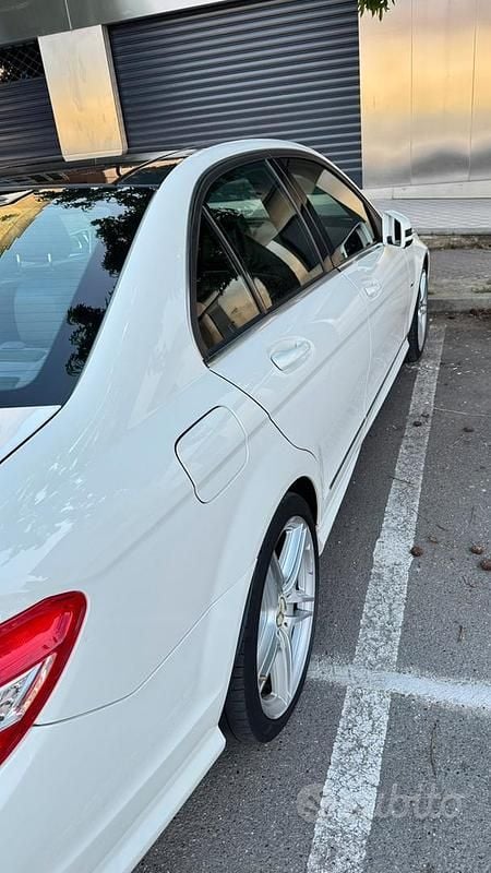 Usata Mercedes C220 Avantgarde 170 CV (125 kW) 2010 Bianco Berlina