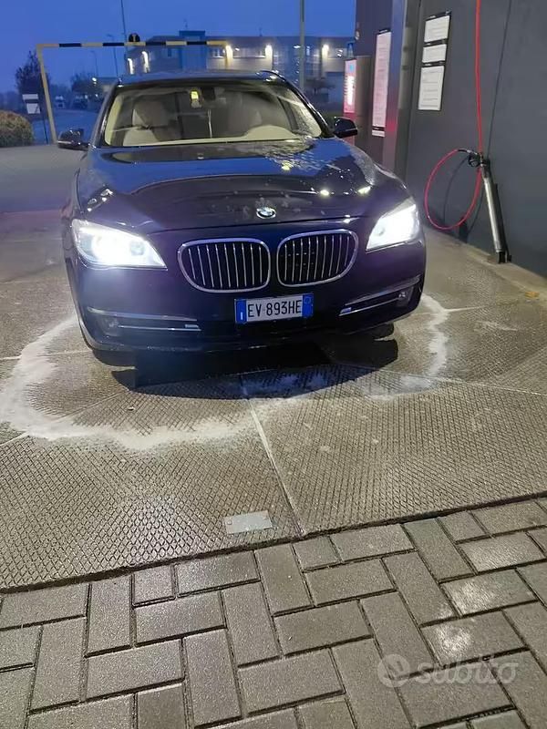Begagnad BMW 730 258 HK (189 kW) 2014 Blå Sedan