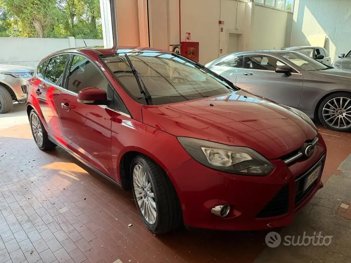Usata Ford Focus Titanium S 150 CV (110 kW) 2011 Rosso Berlina