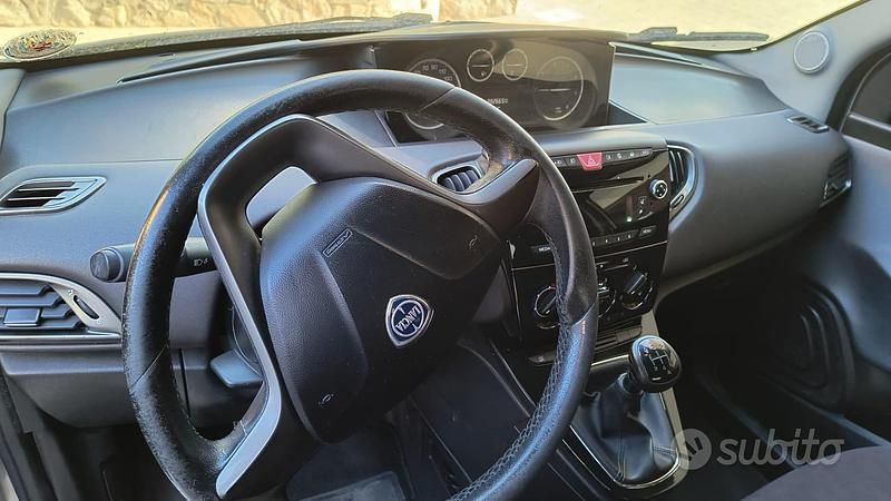 Usata Lancia Ypsilon 95 CV (69 kW) 2012 Utilitaria