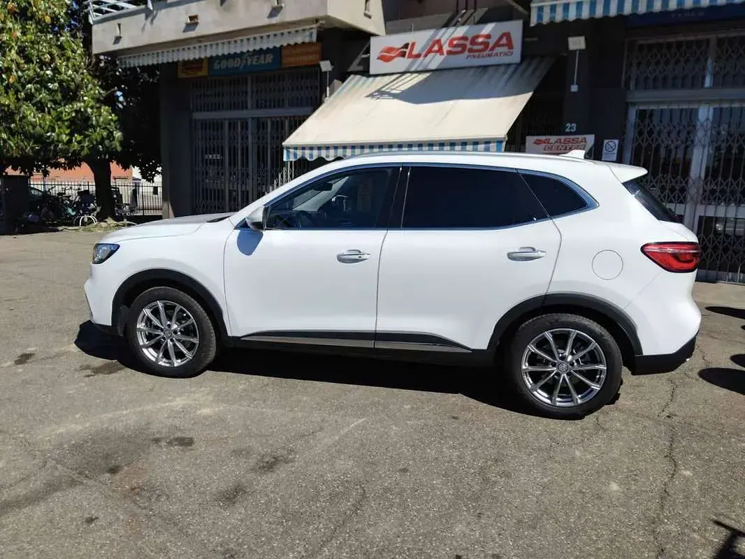 Usata MG HS Comfort 162 CV (119 kW) 2023 Bianco SUV