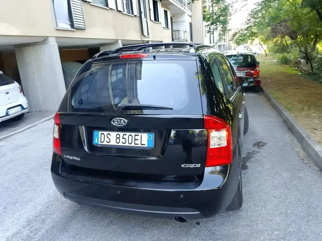 Usata Kia Carens 140 CV (102 kW) 2008 Monovolume