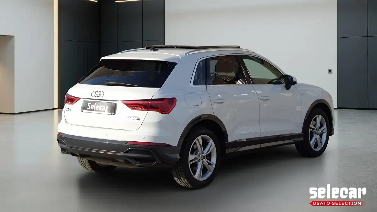 Usata Audi Q3 S-Line 190 CV (139 kW) 2018 Bianco ghiaccio SUV