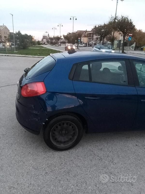 Usata Fiat Bravo 105 CV (77 kW) 2009 Blu Utilitaria