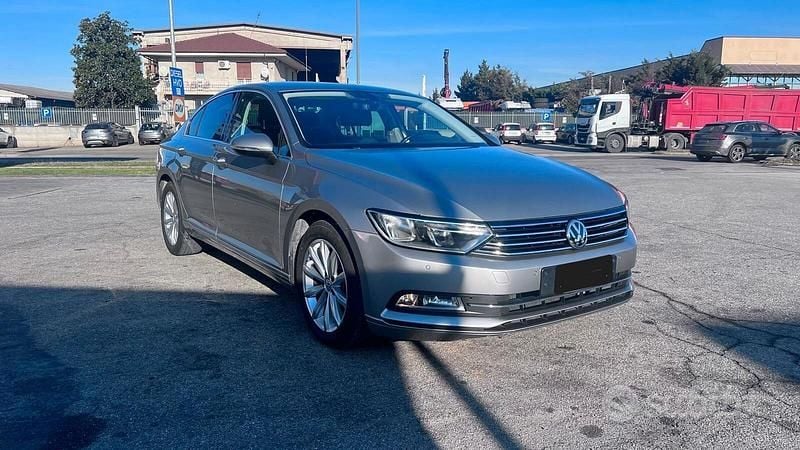 Usata VW Passat Highline 150 CV (110 kW) 2015 Grigio Berlina