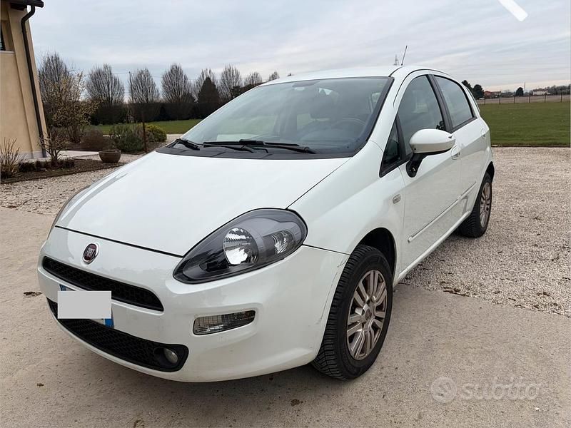 Usata Fiat Grande Punto 77 CV (56 kW) 2012 Bianco Utilitaria