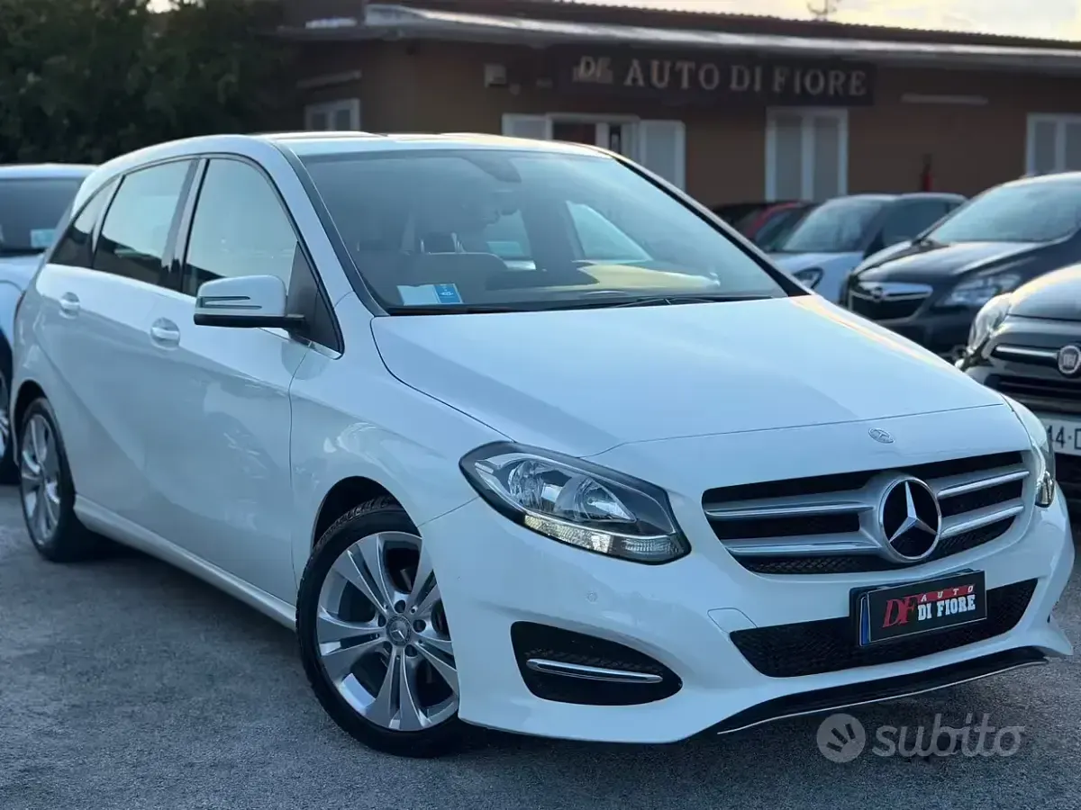 Usata Mercedes B180 109 CV (80 kW) 2015 Bianco Utilitaria