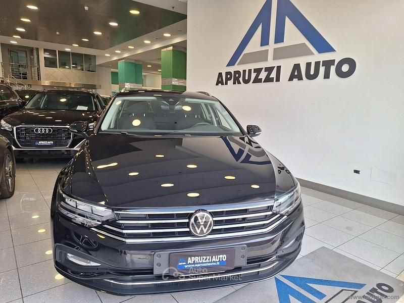 Usata VW Passat Business 122 CV (89 kW) 2021 Nero Station wagon
