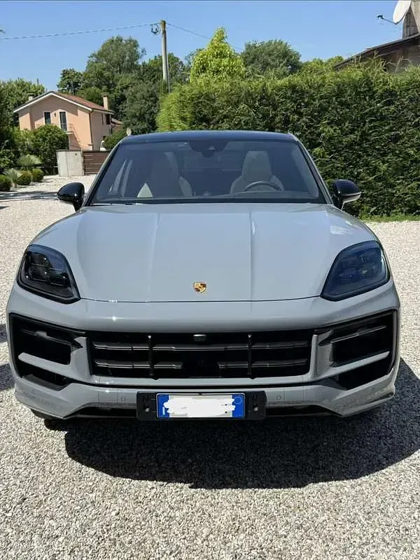 Usata Porsche Cayenne 354 CV (260 kW) 2024 Grigio SUV