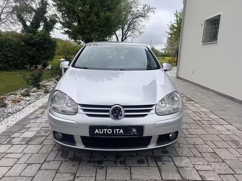 Usado VW Golf V 105 CV (77 kW) 2007 Gris Berlina