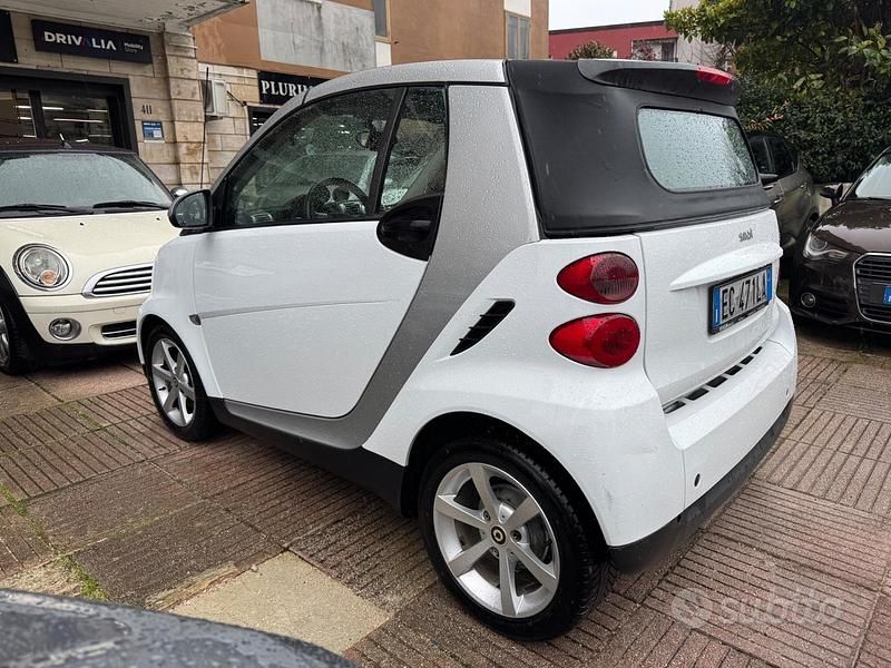 Usata Smart ForTwo Cabrio Pulse 71 CV (52 kW) 2010 Bianco Cabrio