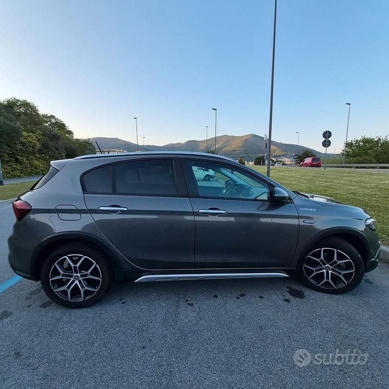 Usata Fiat Tipo Cross 131 CV (96 kW) 2022 Berlina