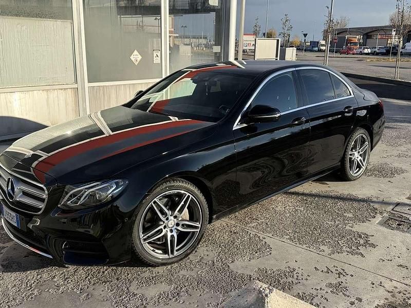 Usata Mercedes E220 AMG line 194 CV (142 kW) 2017 Nero Berlina