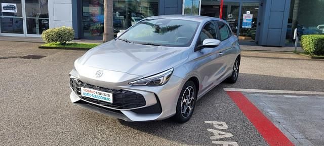 Usata MG MG3 Comfort 115 CV (84 kW) 2025 Argento Utilitaria