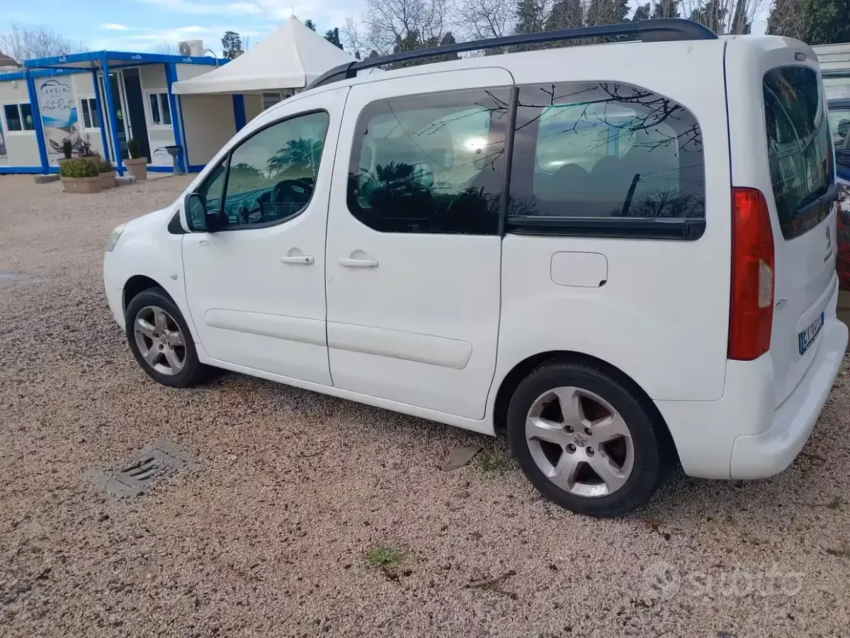 Usata Peugeot Partner Tepee Active 92 CV (67 kW) 2013 Bianco Monovolume