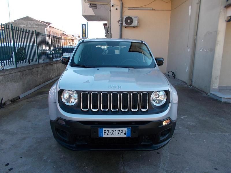 Usata Jeep Renegade Sport 120 CV (88 kW) 2015 Argento SUV