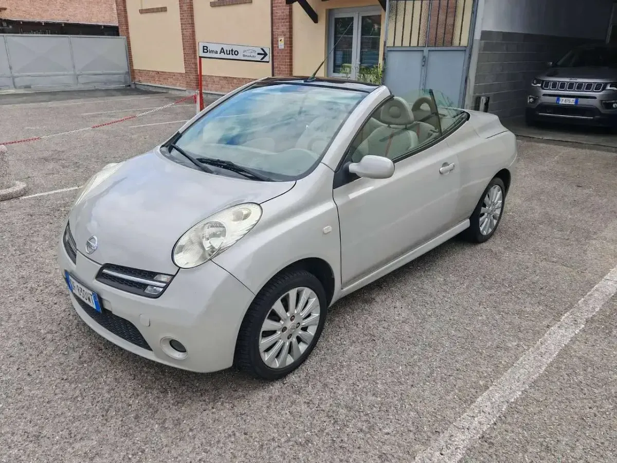 Usata Nissan Micra 110 CV (80 kW) 2007 Beige Coupé