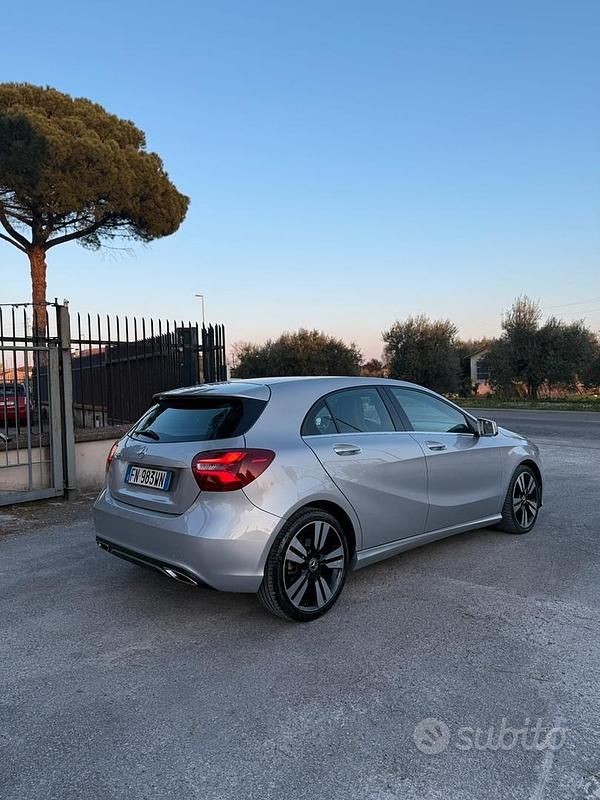 Usata Mercedes A180 Premium 2018 Grigio Berlina