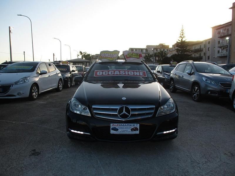 Usata Mercedes C180 120 CV (88 kW) 2013 Blu Station wagon